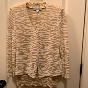 4 St John Evening knit jacket & skirt. Cream/gold with embellishments. Stunning